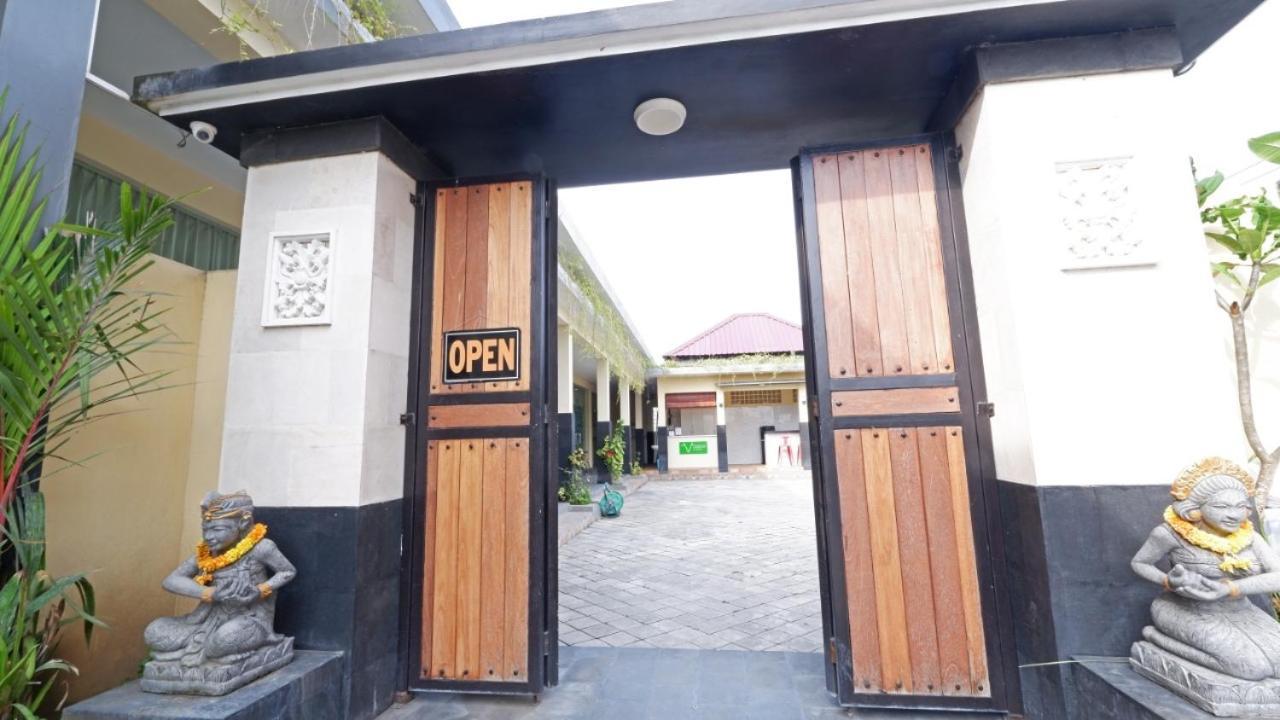 V Canggu Dormitory Extérieur photo